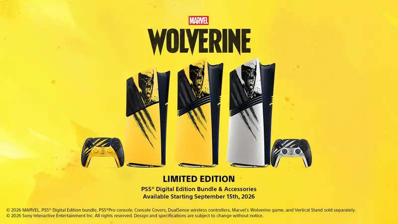 تصویر سه کنسول پلی استیشن 5 نسخه محدود Marvel’s Wolverine شامل دو مدل زرد و مشکی، یک مدل سفید و کنترلرهای DualSense هماهنگ با طراحی هر کنسول
